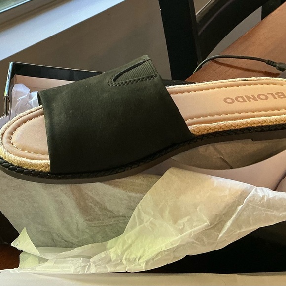 BLONDO women’s waterproof Emilia sandals size 7.5 black nubuck slides - Picture 7 of 11